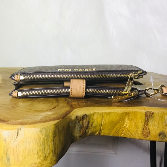 Michael Kors Jet Set Travel Double Zip Wristlet - Picture 5 of 8